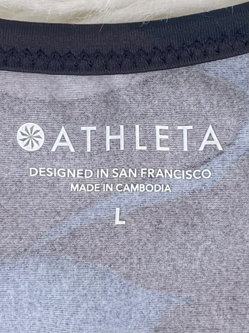Athleta "Freestyle rash guard performance top in camo" NWOT - Picture 8 of 10